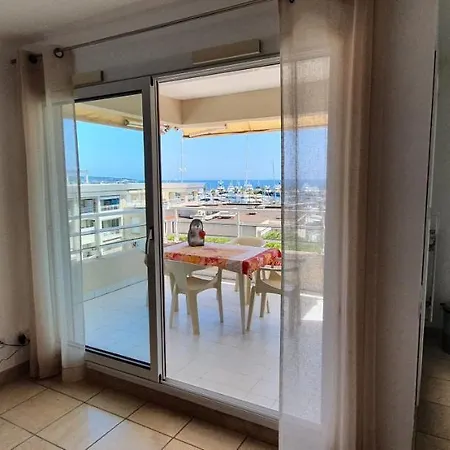 Standing Vue Entre Cannes Et Antibes Golfe-Juan